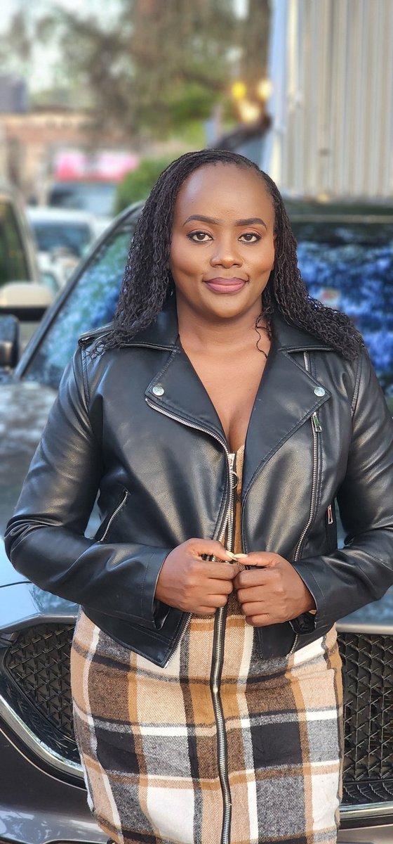 Ann Q-tee tweet media