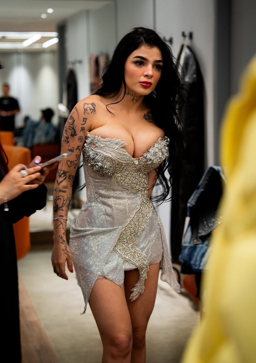 karelyruiz tweet media