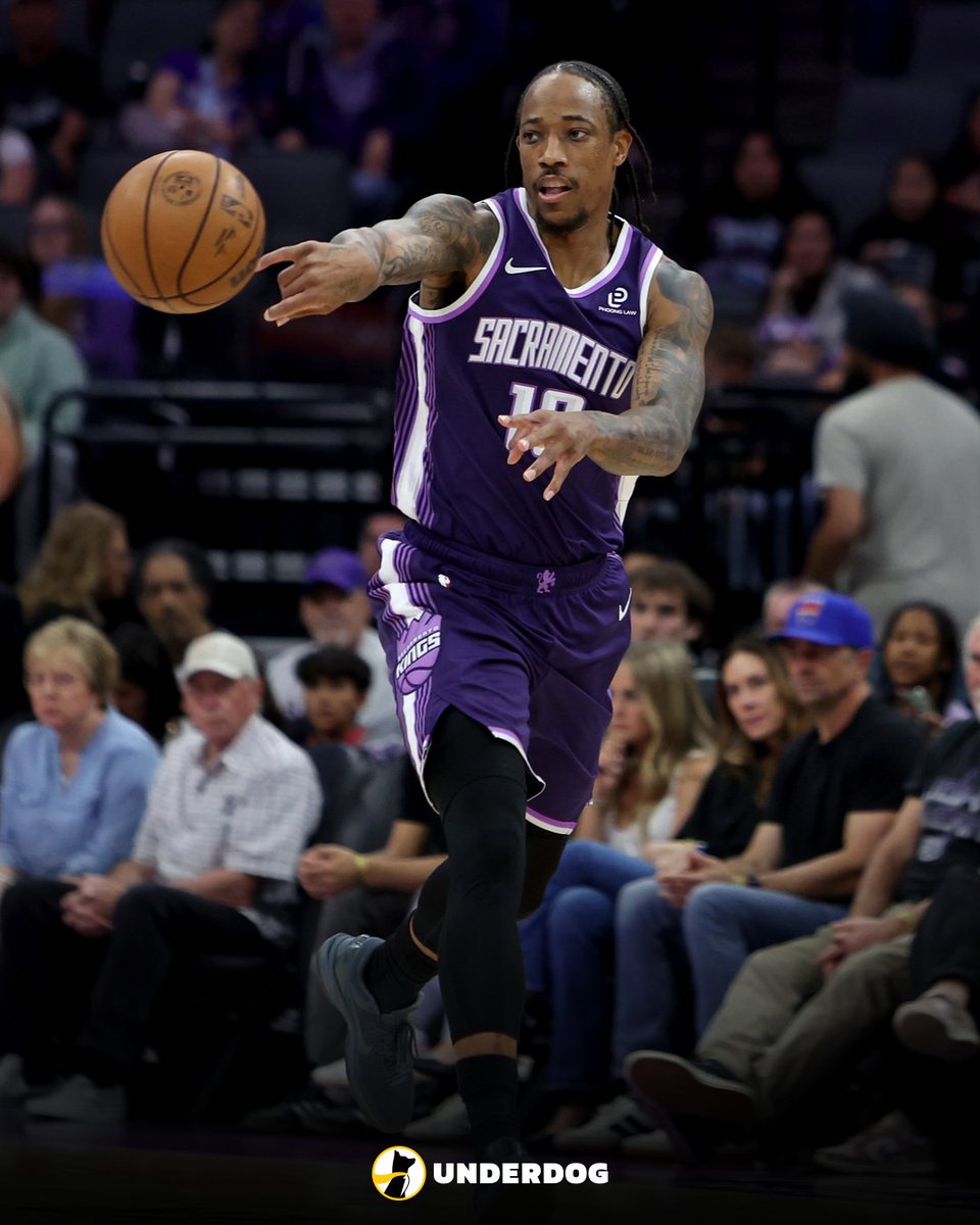 UnderdogNBA's tweet photo. DeMar DeRozan in win over Jazz:

41 PTS
11-21 FG
18-21 FT
11 AST

The second 40-10 game of his career.

Kings light the beam, lose the tank battle. https://t.co/OQ9XEKvbW6