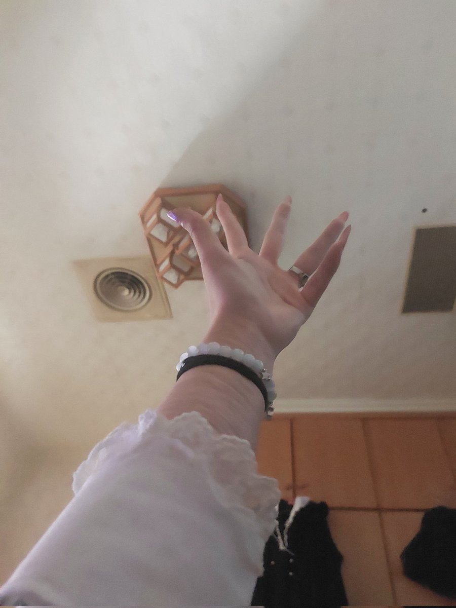 57コナ tweet media