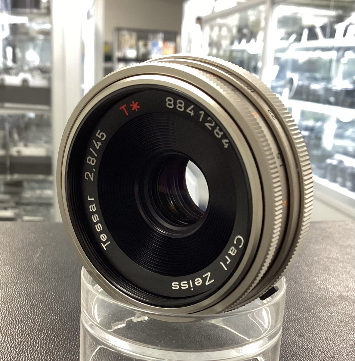 ★希少★ CONTAX Tessar 45mm F2.8 T* 100Jahre 銀座店です🍋 #CONTAX Tessar45/2.8MMJ 100周年記念モデルが入荷しま