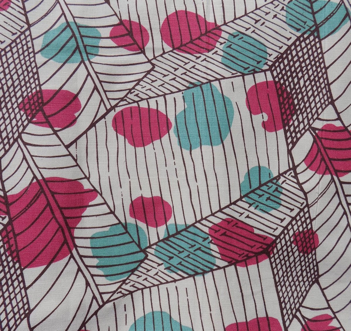 womensart1's tweet photo. Fabric design by Vanessa Bell, sister of Viginia Woolf, dating from 1913 #WomensArt https://t.co/PUDVk6CBTG