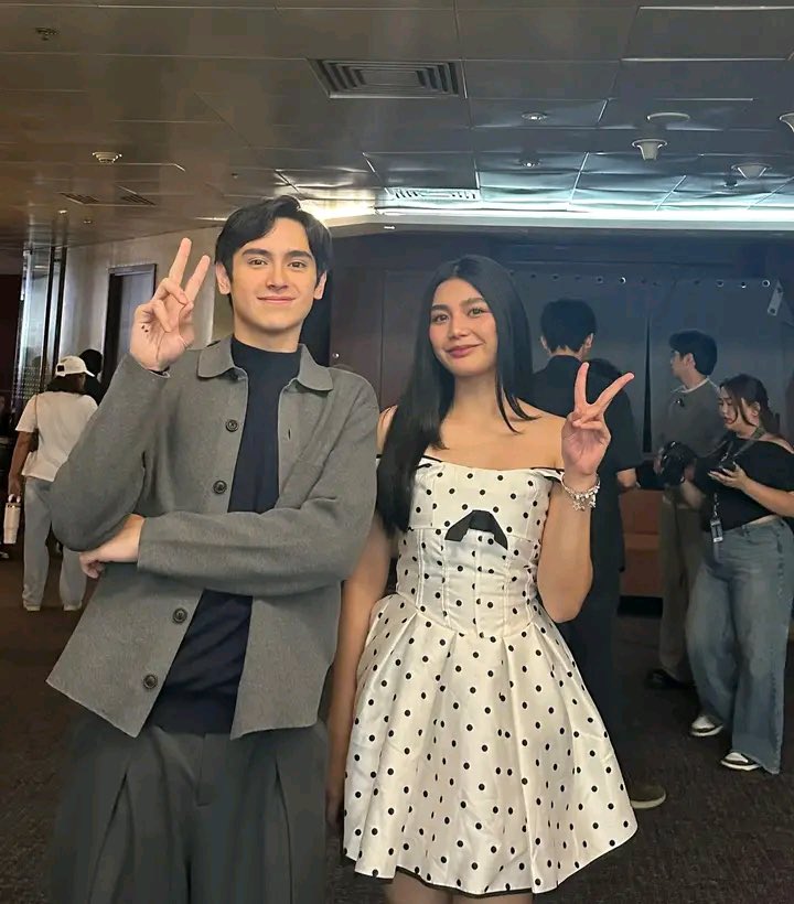 aerixandrine's tweet photo. my jadine 2.0 https://t.co/aYi7XmQslf