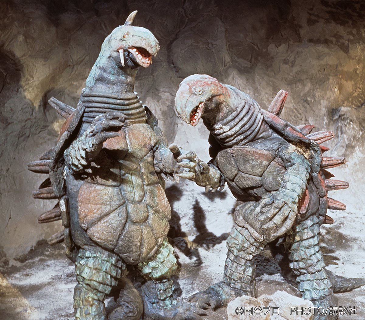 こんばんは。我が手帳によりますと、明日 #4月27日 は『ウルトラマン