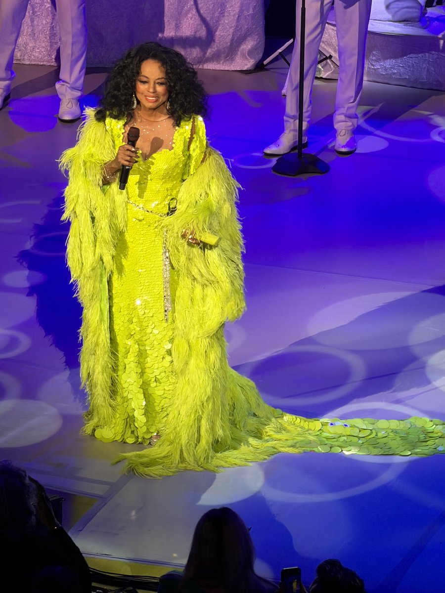 animalhsz's tweet photo. @DianaRoss What an awesome show at The Grand Old Opry!! Diana is still the ultimate entertainer and we are so glad we got to see her in Nashville!! #Legacy2026 https://t.co/5vv9DNlQy1