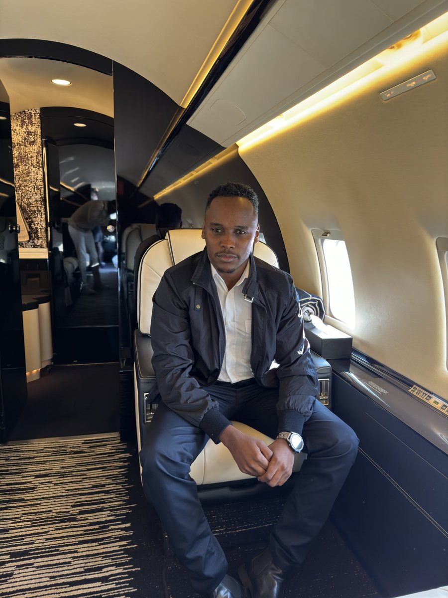 Good morning guys, I'm off to new York to check my other business as i secure millions of money for my son in cayman Islands some brokie in juja is busy feeling jealous instead of praying hard to God and working hard,mimi i can never lose