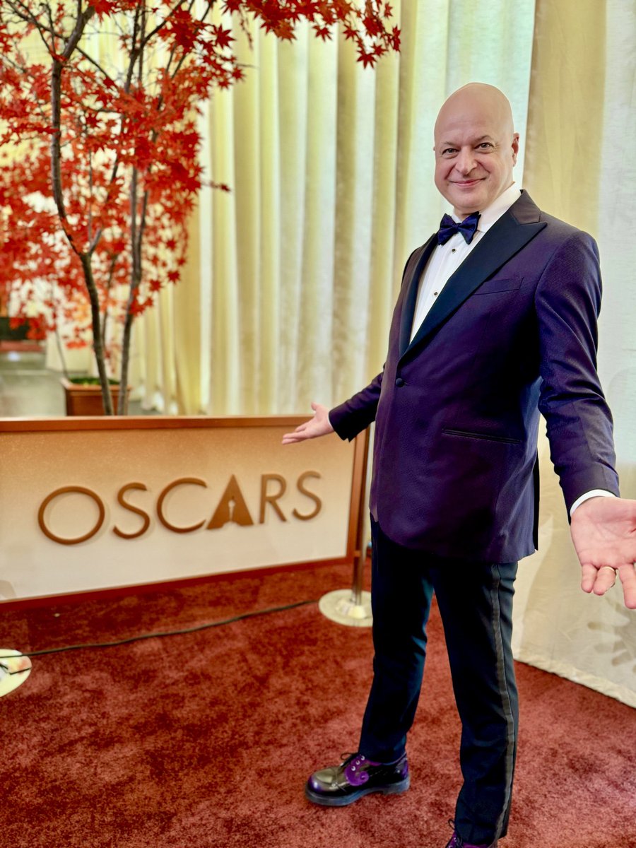 AdarshGBalaji's tweet photo. Huge congratulations to my Program Director and the team behind All the Empty Rooms on winning the Oscar! @SeeFisch an incredible storyteller and leader whose work brings powerful human stories to light whether in the hospital or on the world’s biggest stage for filmmaking 🔥🎉🎥 https://t.co/0JQWyirz7G