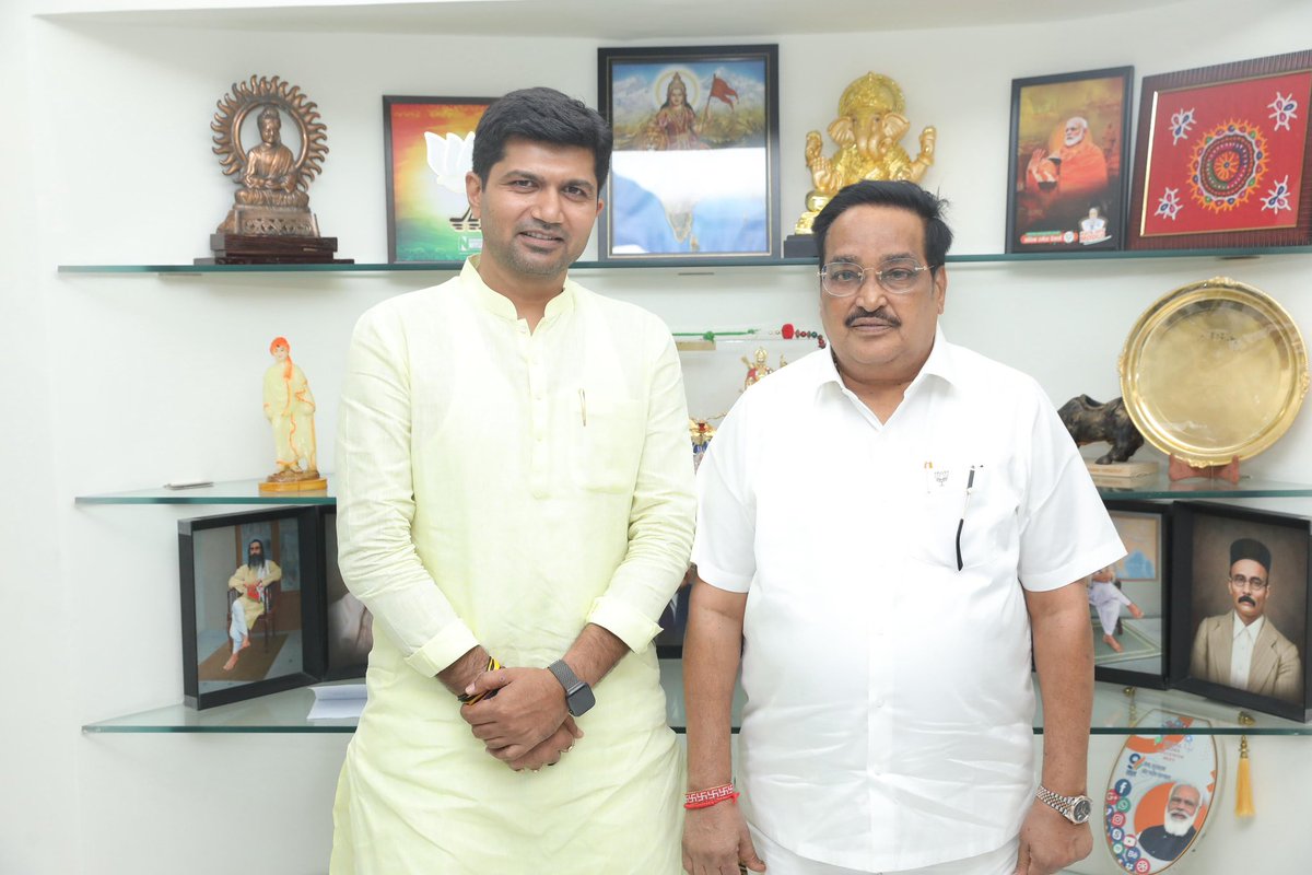 DrPrashantkorat's tweet photo. કેન્દ્રીય જળશક્તિ મંત્રી તથા નવસારી લોકસભાના લોકપ્રિય સાંસદ શ્રી @CRPaatil સાહેબને જન્મદિવસની હાર્દિક શુભકામનાઓ.

ઈશ્વર આપને દીર્ઘાયુષય અને મંગલમય જીવન પ્રદાન કરે તેવી પ્રાર્થના. https://t.co/0BlMJbaxrD