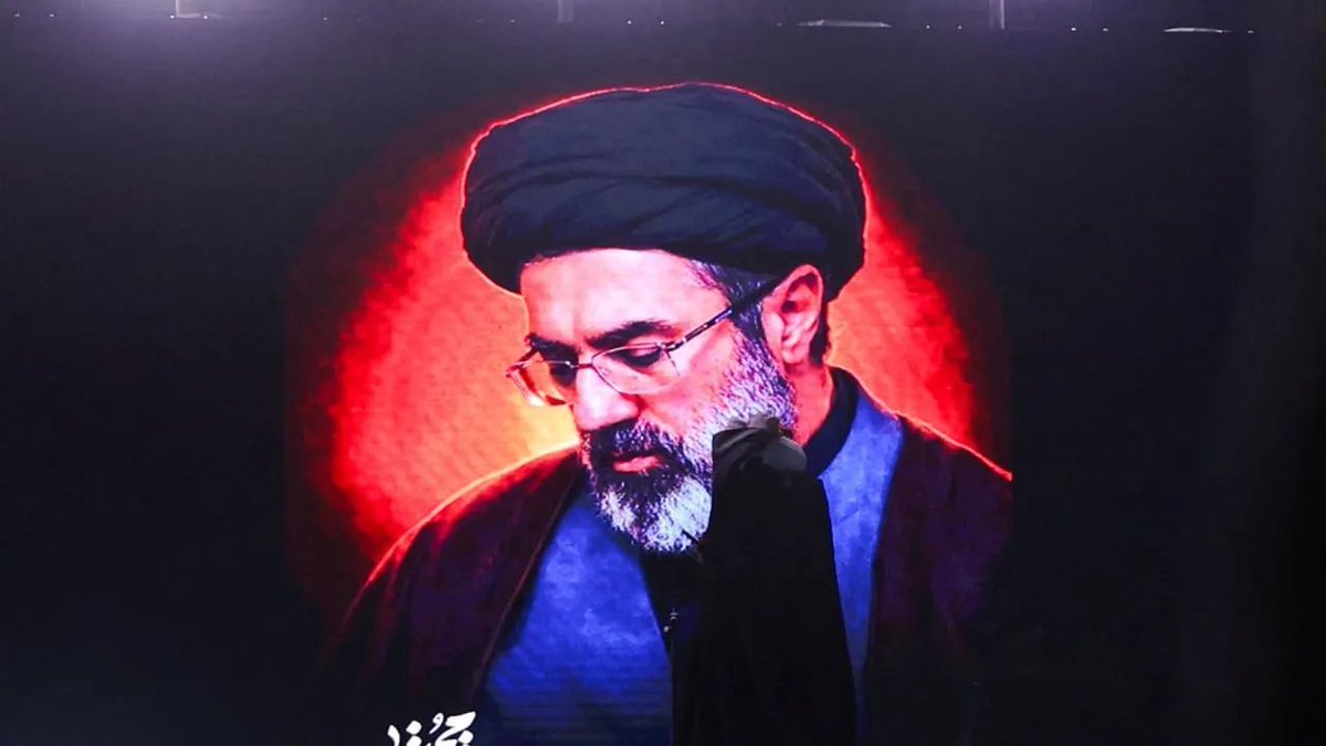 algo5077's tweet photo. The new Supreme Leader—Mojtaba—named after his father’s blood soaked the residence floor. Yet weeks pass, no face at the pulpit, no voice at Friday prayer. Only a photo, a read statement.

When will he step into the light? https://t.co/cl0AOuUZE3