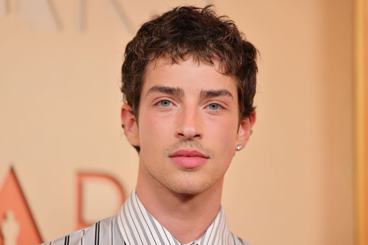 Manu Rios Archive tweet media