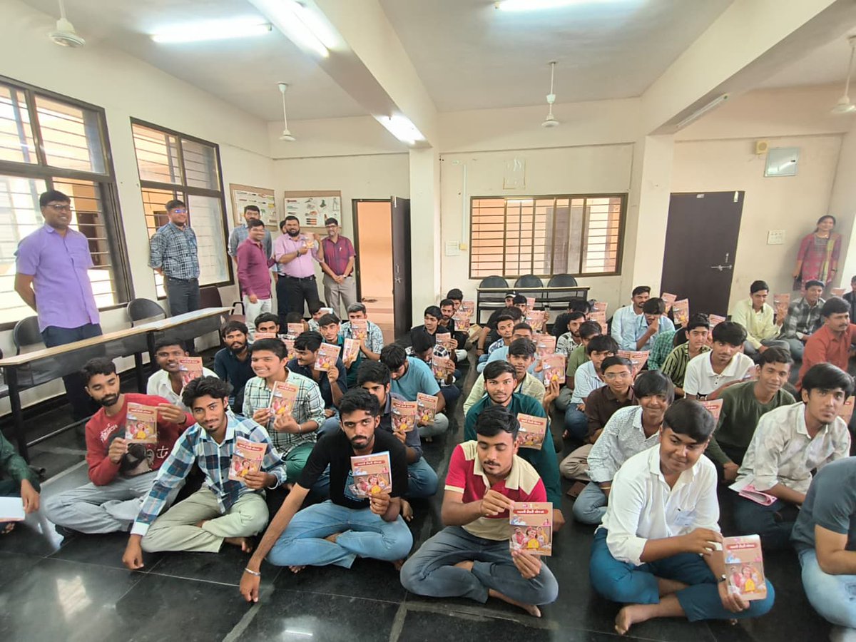 પોરબંદર જિલ્લાની રાણાવાવ અને કુતિયાણા ITI ખાતે  જાગૃતિ સેમીનાર યોજાયો
------ 
 સેમિનારમાં મહિલાલક્ષી કલ્યાણકારી યોજનાઓ,વિદેશમાં રોજગારીની તકો તેમજ ઉજ્જવળ કારકિર્દી બનાવવા માટેનું માર્ગદર્શન અપાયું
-----