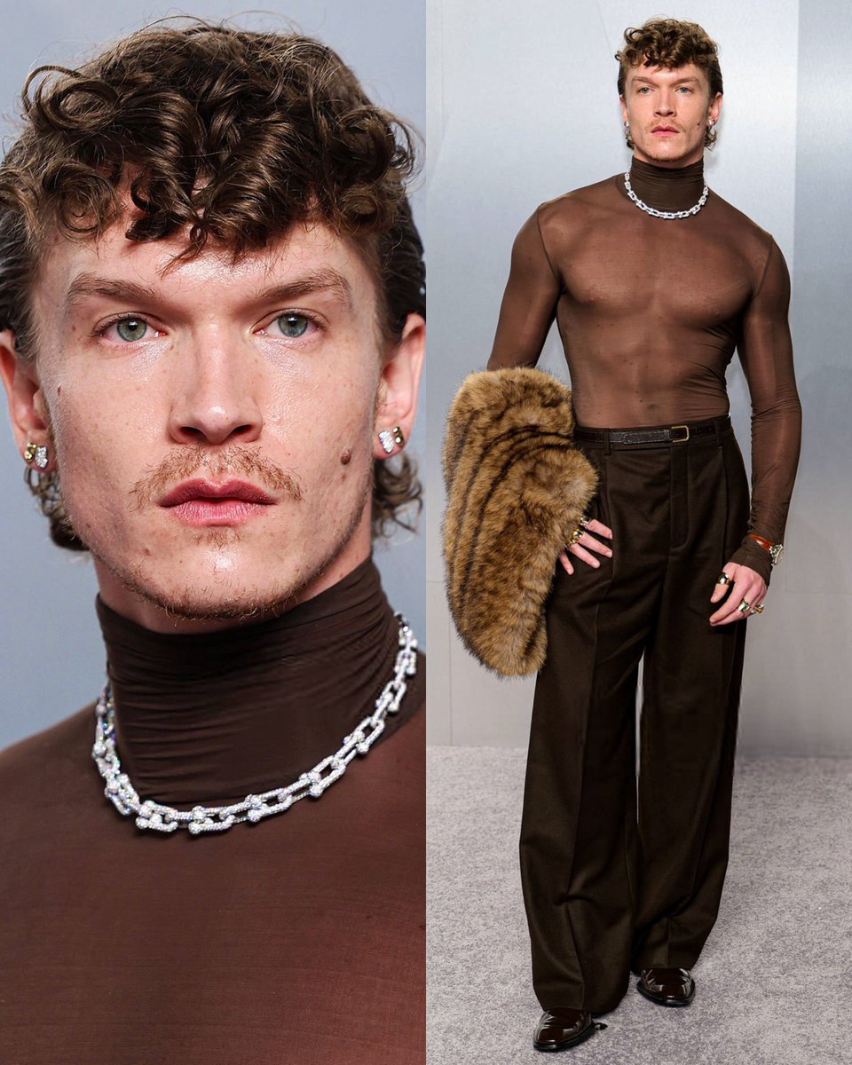 Connor Storrie photographed at the 2026 Vanity Fair Oscar Party. 📷