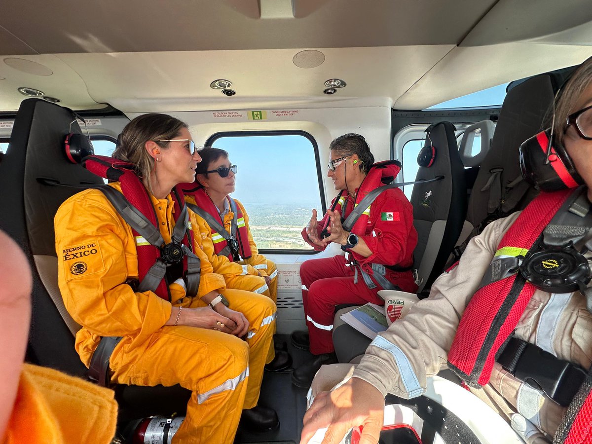 mariana_boy's tweet photo. Hoy, junto a @SEMARNAT_mx , @pemex y @agencia_asea , realizamos un recorrido por las costas de Veracruz y Tabasco para dar seguimiento a las tareas de limpieza.
Mientras que las actividades en el mar ya han concluido, el saneamiento en playas registra avances importantes gracias al esfuerzo conjunto con las comunidades locales. En @PROFEPA_Mx hemos mantenido presencia constante con recorridos terrestres y continuamos en la zona para asegurar la protección total de nuestros ecosistemas.