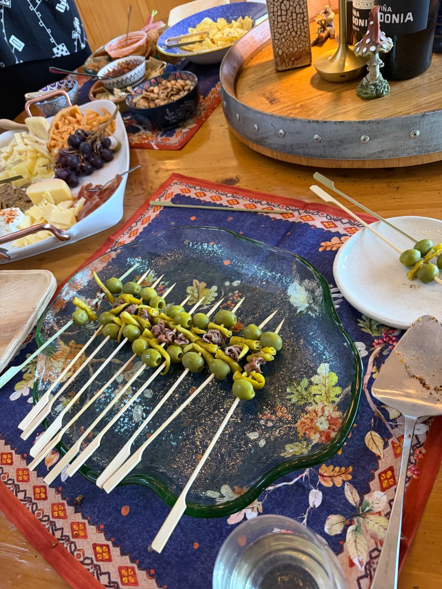 The Girl with the Mozart Tattoo tweet media