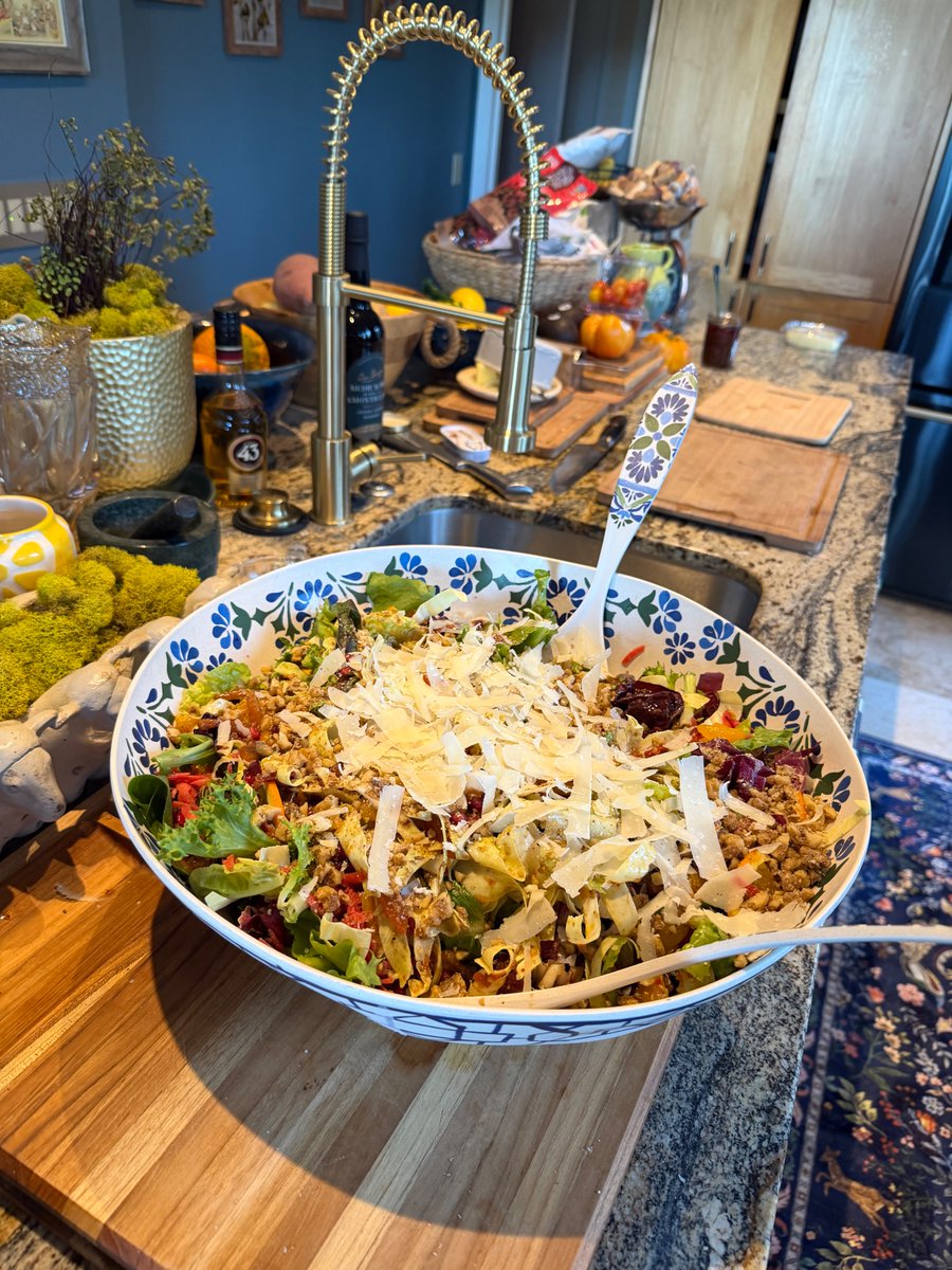 The Girl with the Mozart Tattoo tweet media