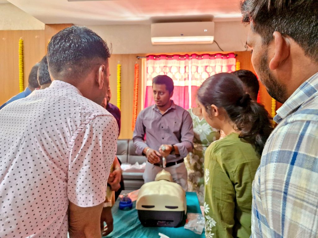 DoctorsTribe's tweet photo. Glimpse Of Day 2 ACLS Advanced Cardiac Life Support) &amp; BLS( Basic Life Support) Training Course conducted at NSC GMC Khandwa for postgraduate students @PMOIndia @NMC_IND @MoHFW_INDIA @healthminmp @CMMadhyaPradesh @rshuklabjp @NITIAayog @ICMRDELHI @WHO @UNDP @WorldBankIndia @UN https://t.co/HpG7iKcMVx