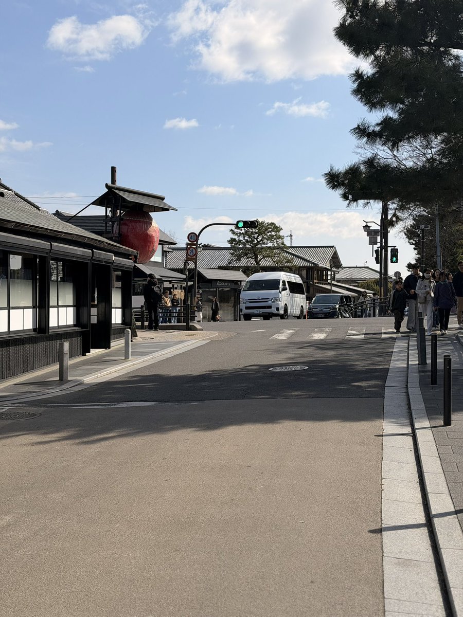 captslow tweet media