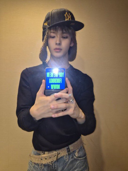 ohbboyy's tweet photo. 현준샘 거울셀카 강의 좀 해주세요 https://t.co/oHPuTWckrI