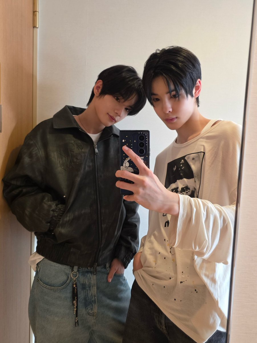 SMTR_HAMIN's tweet photo. 🖤🤍

#SMTR25 #SMTR2025 #HARU #HAMIN #SMNBG #하민 #이하민 #하루 #ハミン #河民 https://t.co/egLQC4Cm2v
