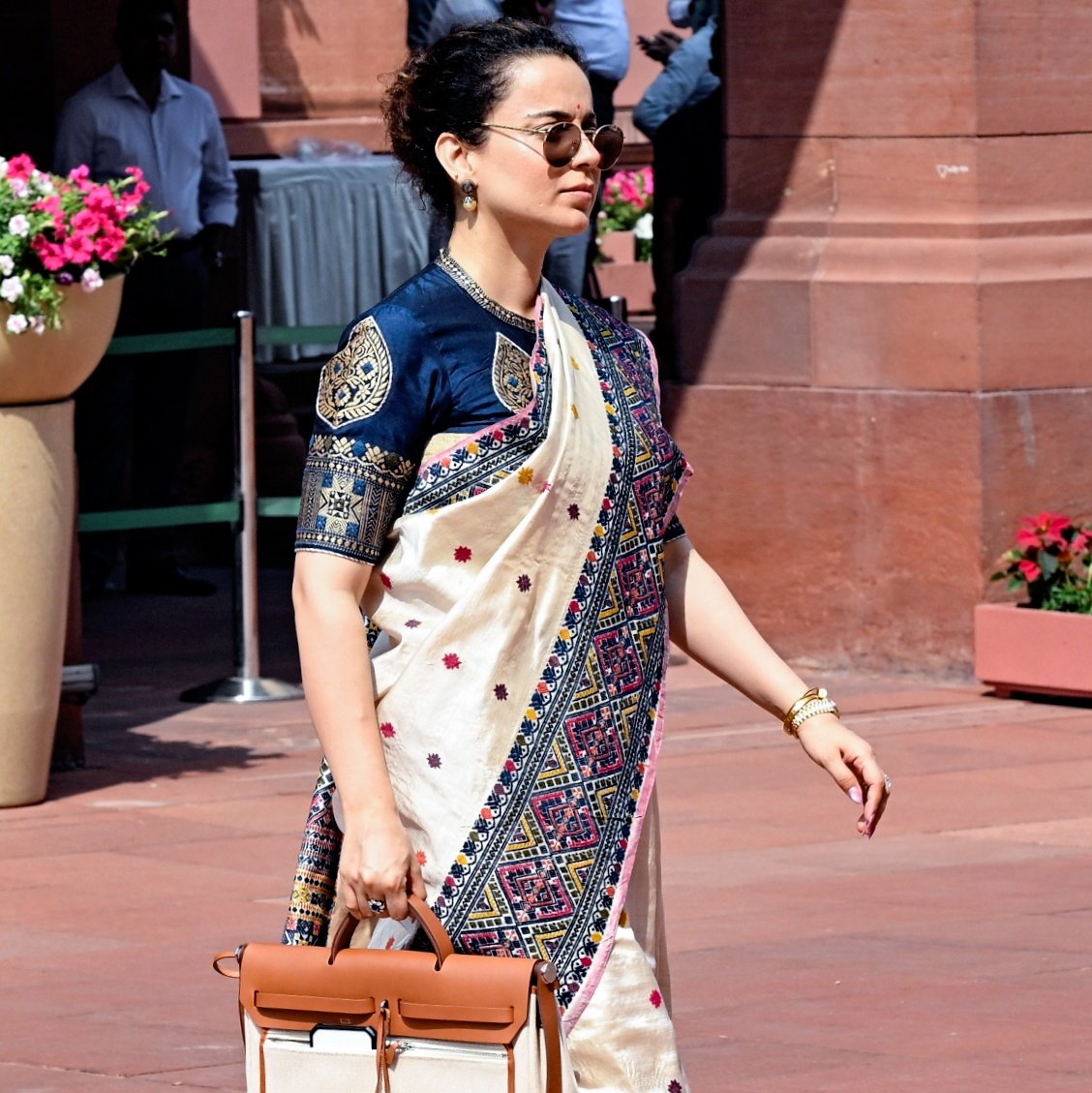 Even if i campare with any current male actor in terms of acting. This lady is miles ahead 🫡
#KanganaRanaut 
<a href="/KanganaTeam/">Kangana Ranaut</a>