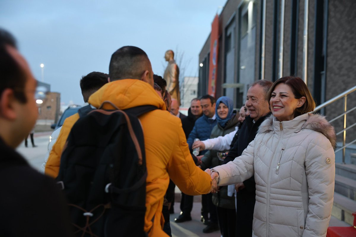 Ayşe Ünlüce tweet media