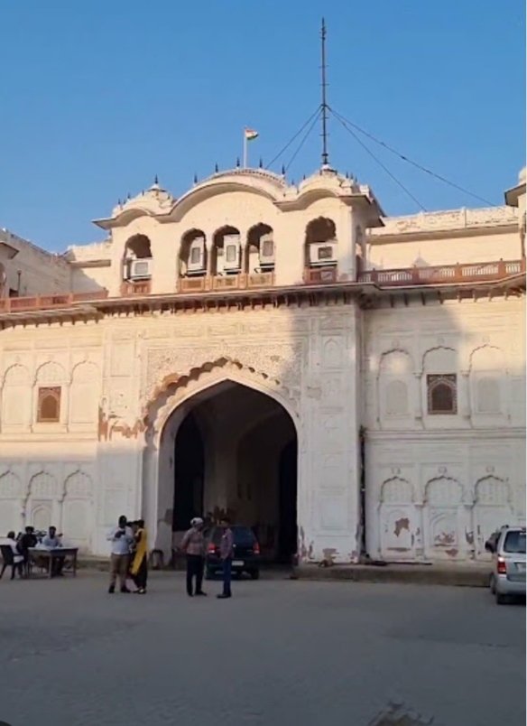 RaajFaisal2's tweet photo. @Pukhraj39351339 पंजाब इंडिया ki है ये कोई नेपाल की नहीं है 
जो लटक रहे हैं वो हिंदू है...
कोई मुसलमान नहीं है 
 कितना नफ़रत फेलाओगे... https://t.co/qKcxrNhX9x