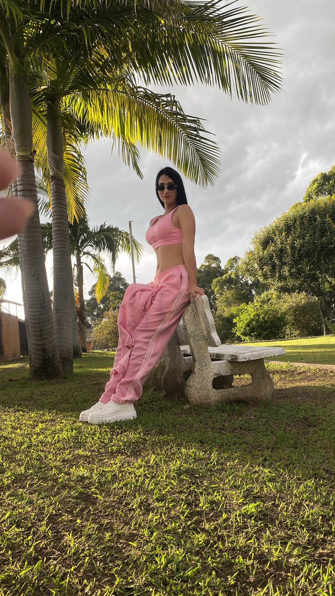 bunnymariah18's tweet photo. Hello 🐰 

#colombia #pink #sweetcandytwt https://t.co/CglxvrdbSn