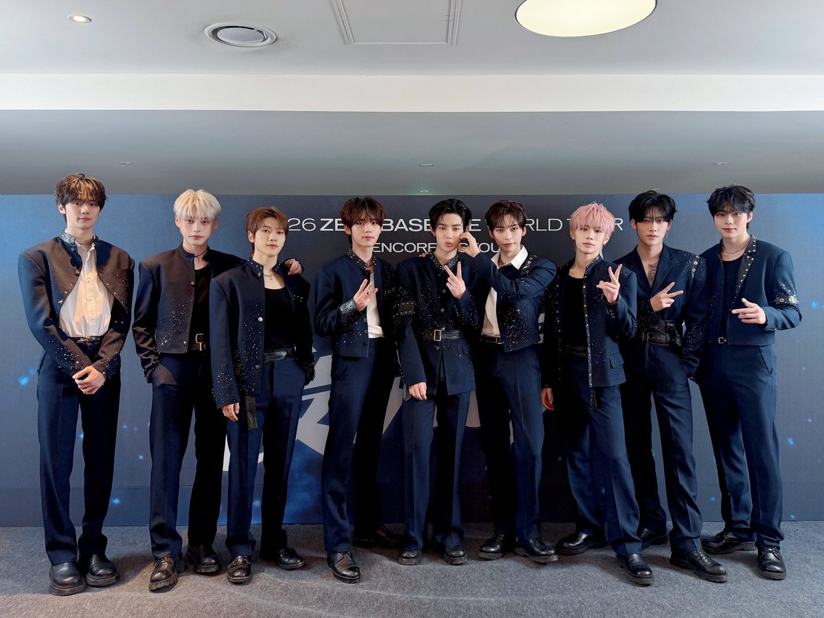 น้ำตาจะไหล! เหล่าหนุ่มๆ #ZEROBASEONE เสิร์ฟความสนุกไปกับคอนเสิร์ต 2026 ZEROBASEONE WORLD TOUR [𝗛𝗘𝗥𝗘&amp;𝗡𝗢𝗪] ENCORE IN SEOUL ที่จัดขึ้นตลอด 3 วันที่ผ่านมา ณ กรุงโซล ประเทศเกาหลีใต้ โดยคอนเสิร์ตนี้จะนับว่าเป็นคอนเสิร์ตสุดท้ายที่หนุ่มขึ้นแสดงด้วยกันครบทั้ง 9 คน เรียกว่าทำเอาแฟนๆ