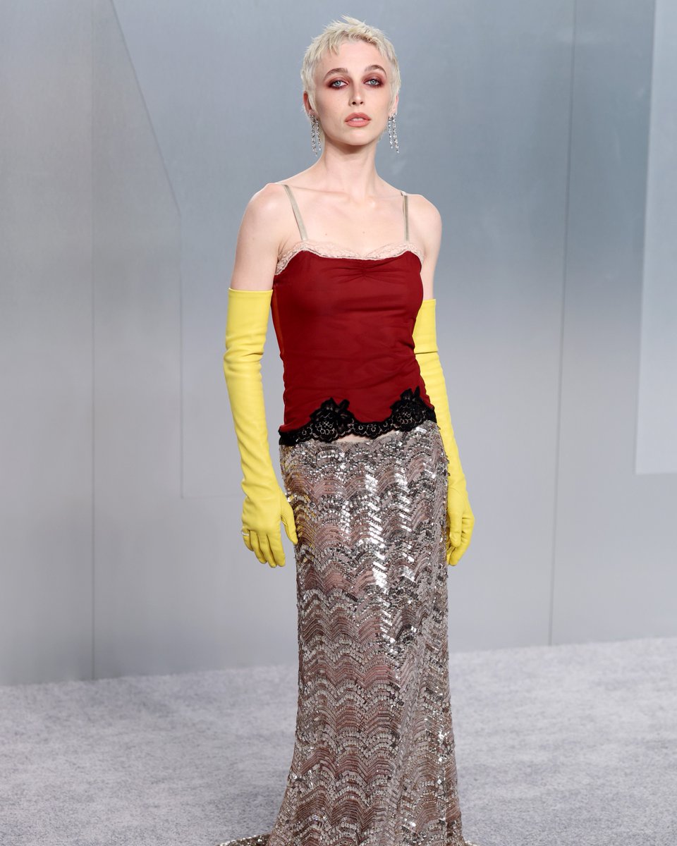 TheWrap's tweet photo. Emma Chamberlain at the 2026 Vanity Fair #Oscars party

Via Getty Images https://t.co/XN0OkTyMqc