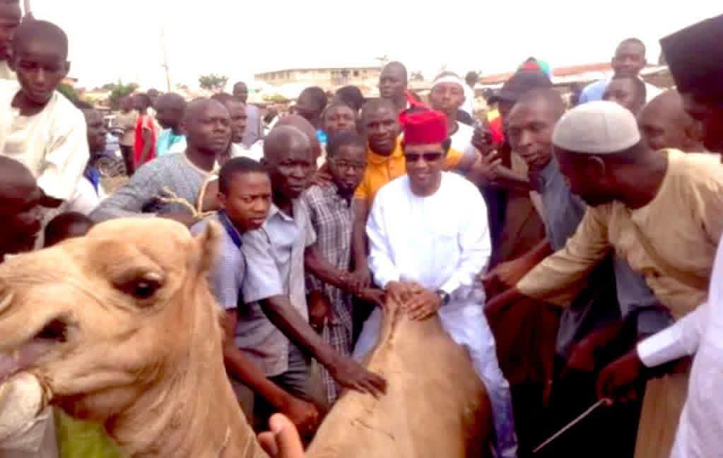 KABIRADAM90S's tweet photo. @ShehuSani For the records only Camel and transistors radio we received when you're our senator https://t.co/hDSbuitzpP