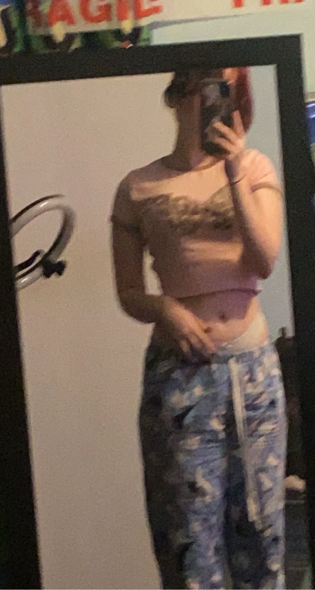 obsesssage's tweet photo. Bwehhhh some random outfits https://t.co/H20lFAibfS