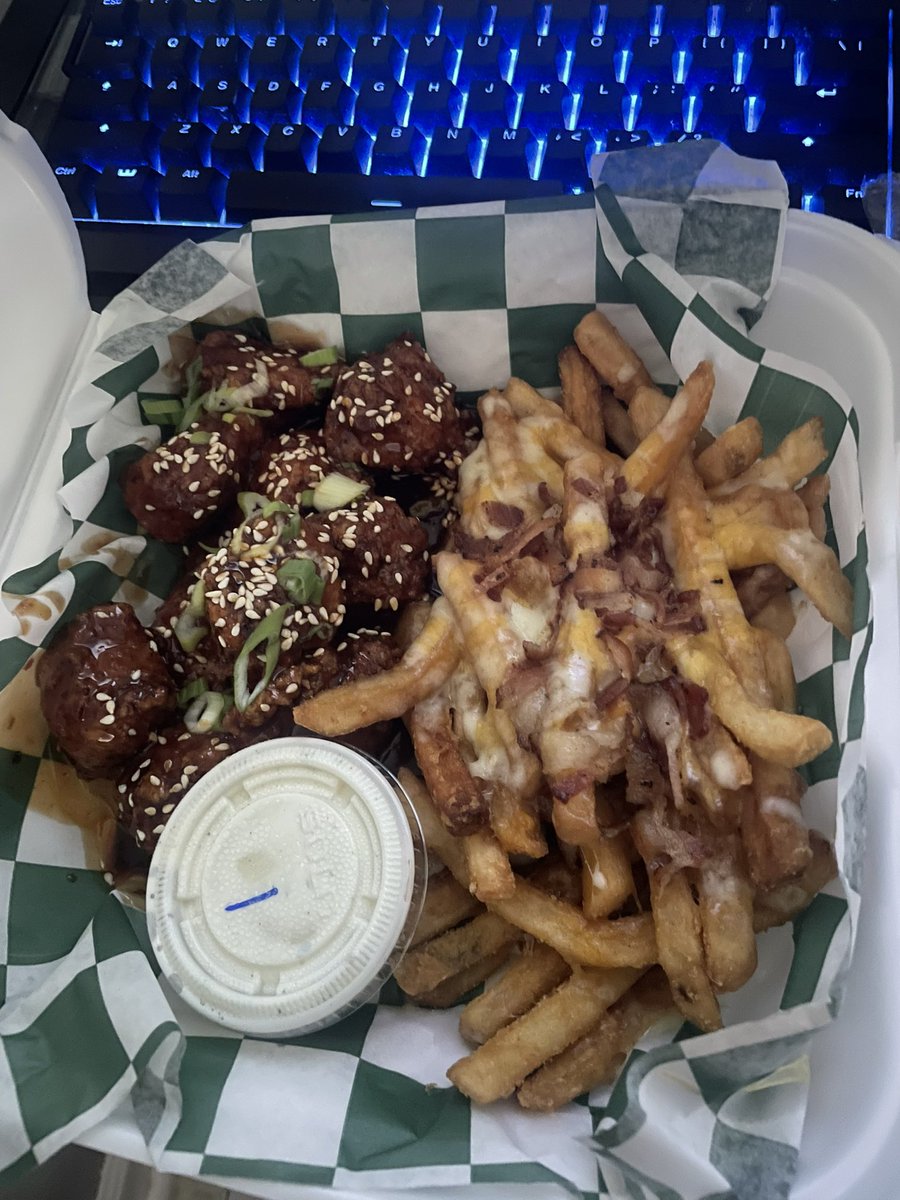 Pendding tweet media