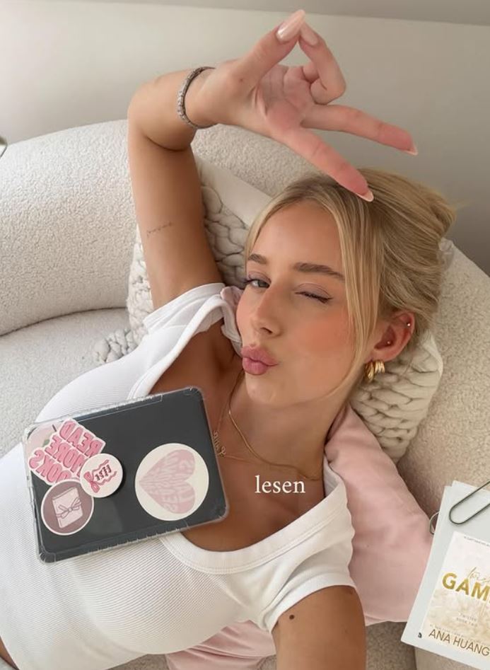 ELARA ♡ ̆̈ tweet media