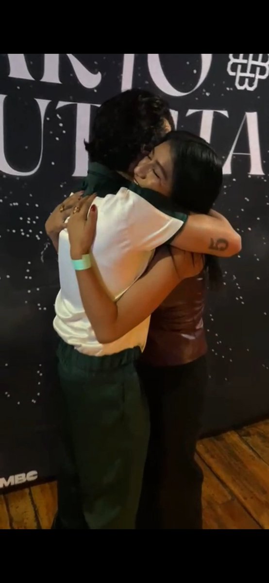 AnahiBelieberMB's tweet photo. @mariobautista_ No hay palabras para describir lo lindo que son tus abrazos ❤️‍🩹 que rico crecer juntos 
Bendito sea el momento en que te encontré, por que sin duda has tenido un impacto enorme en mi vida 
En mi forma de pensar y vivir siempre desde el buen trip y el amor ✨️ 
Te amo cañón 🫰🏼 https://t.co/eyRrCdg2M2