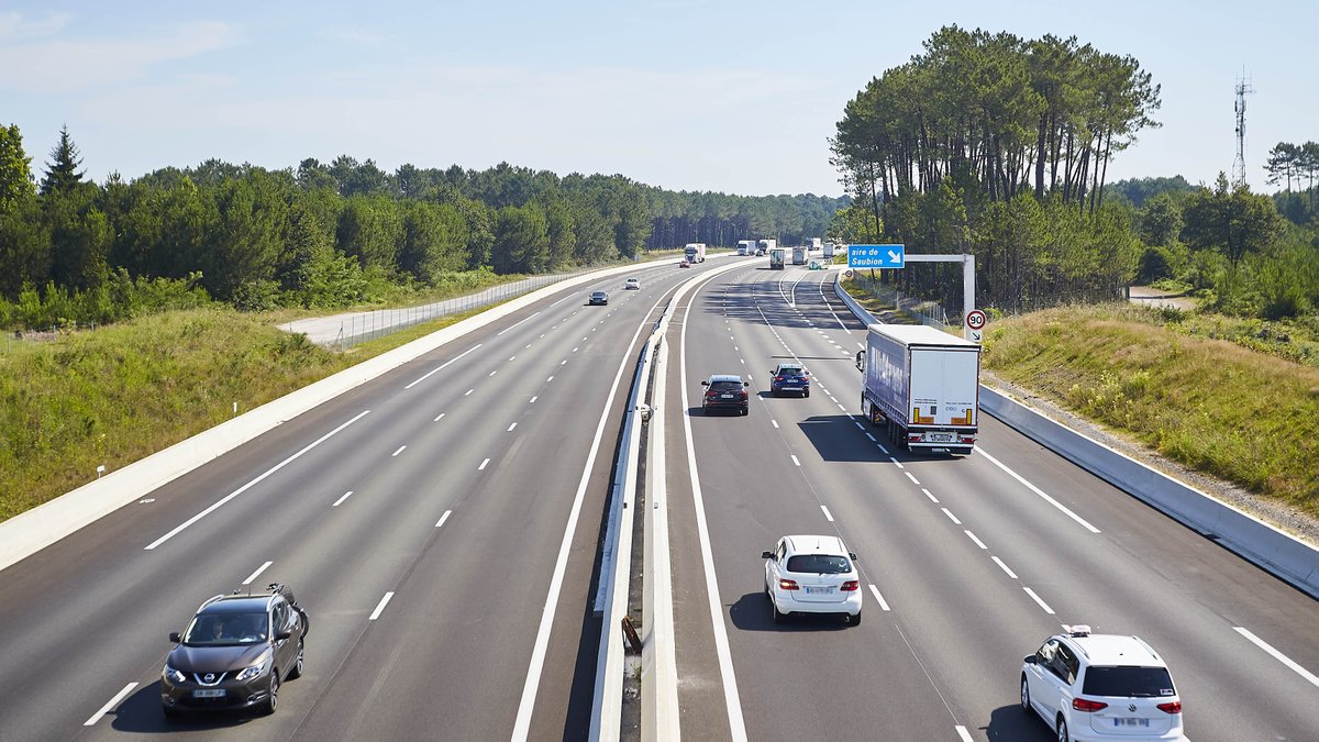 Autoroute A8 tweet media