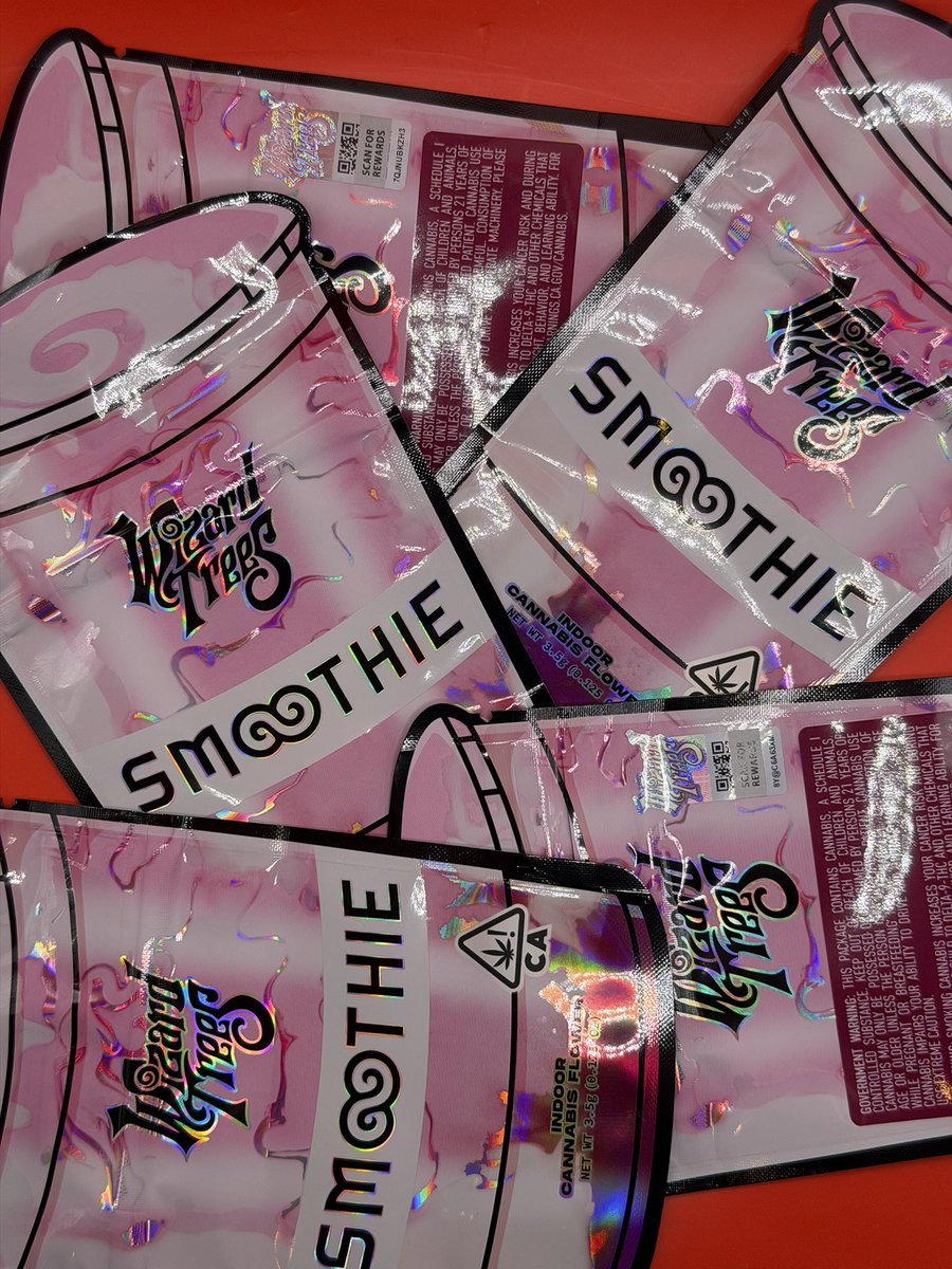 CannabisXThai's tweet image. 🍓 Smoothie — @wizard_trees 
27–28% | Indica Hybrid

Strawberry smoothie sweetness with creamy candy and tropical fruit notes.

Starts calm and focused, then settles into a deep relaxing presence.

Smooth, sweet, and dangerously comfortable.

#Smoothie #WizardTrees #HybridIndica