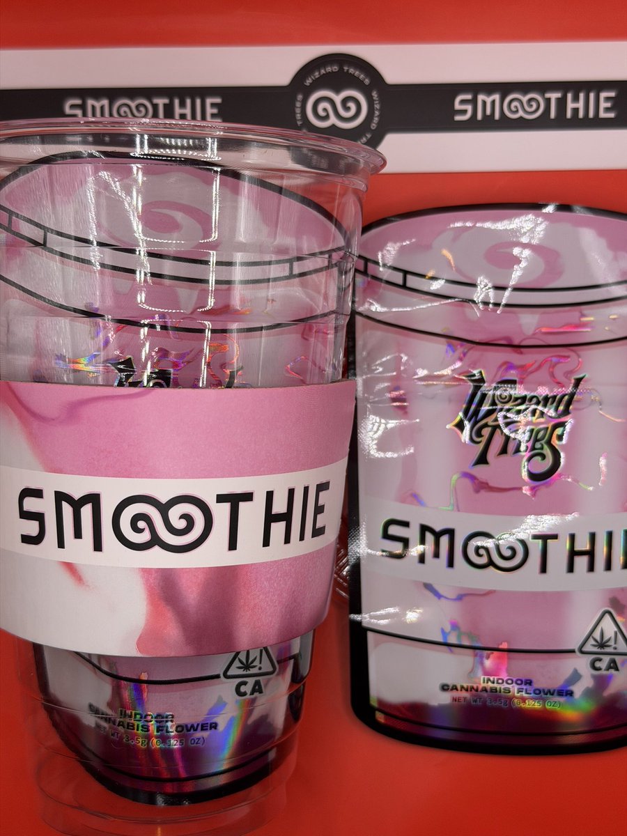 CannabisXThai's tweet image. 🍓 Smoothie — @wizard_trees 
27–28% | Indica Hybrid

Strawberry smoothie sweetness with creamy candy and tropical fruit notes.

Starts calm and focused, then settles into a deep relaxing presence.

Smooth, sweet, and dangerously comfortable.

#Smoothie #WizardTrees #HybridIndica