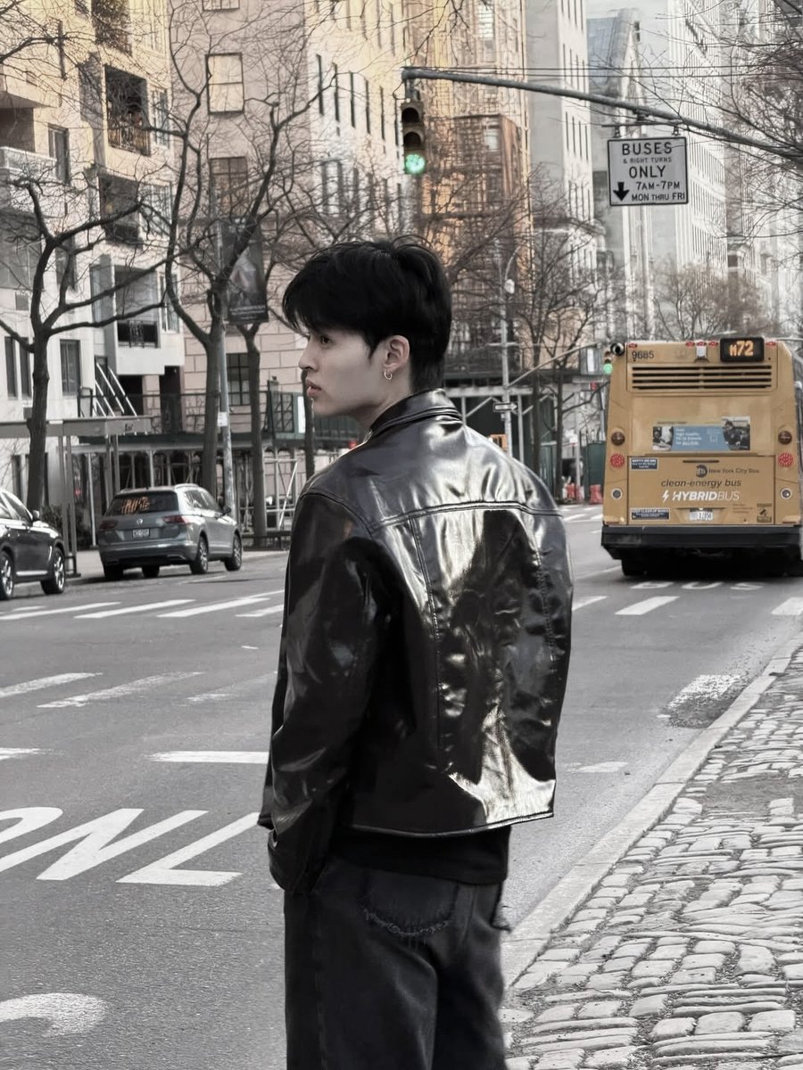 Naqavit's tweet photo. NYC streets just hit different, no matter where the walk takes me. https://t.co/lxW0FXji2K