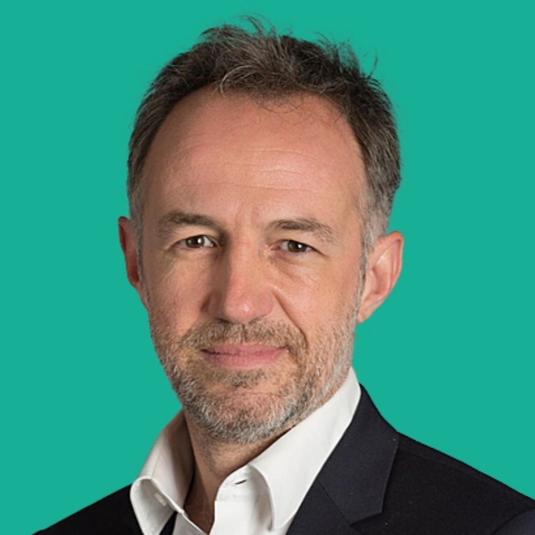 Emmanuel Grégoire a viré en tête au premier tour à Paris.
Sachant que le type est Anne Hidalgo en peut-être pire, ça signifie que la gestion calamiteuse de la ville par cette dernière avait manifestement plu à certains.
Il est vrai que pour nombre de bobos, la vie se résume à