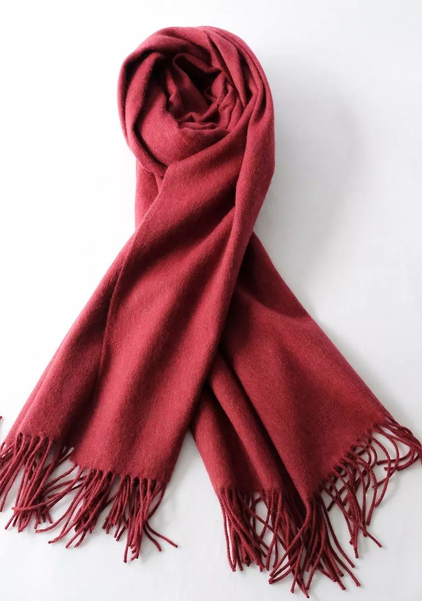 MadhuMa42083390's tweet image. "Sorting old stuff = Finding forgotten joy!  Toss what’s unused, keep what sparks warmth—your space (and soul) will thank you. #DeclutterJoy #OldStuffMagic"