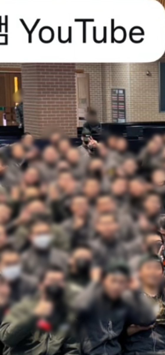 자리보고 찾은건데 모자로 덮은애 니앨인가봐 딴 사진에도 다 고개 숙이고있네 진짜