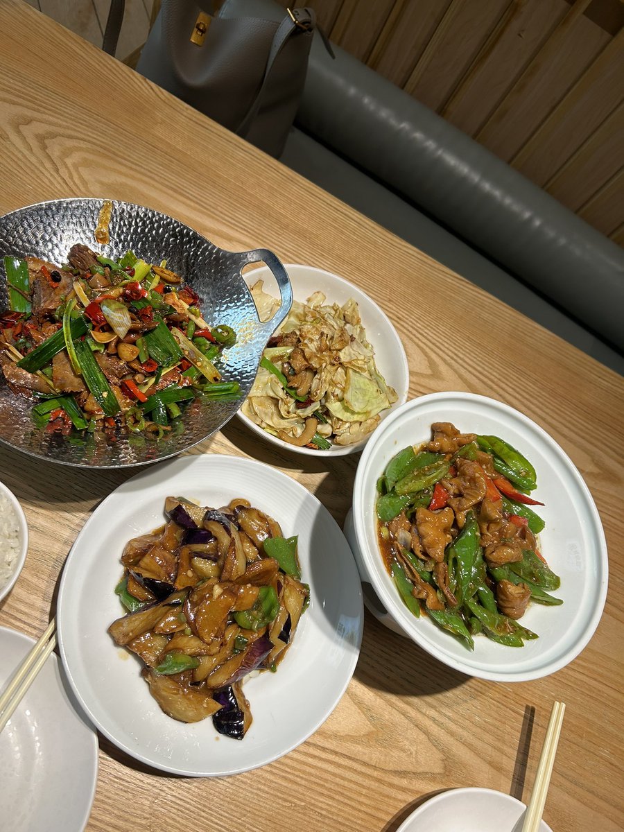 属牛🐮 tweet media