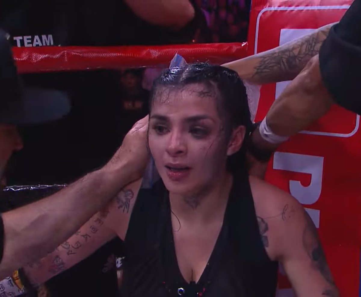 Karely Ruiz ya está acostumbrada que le metan una o varias VERGUlZAS
#RingRoyale