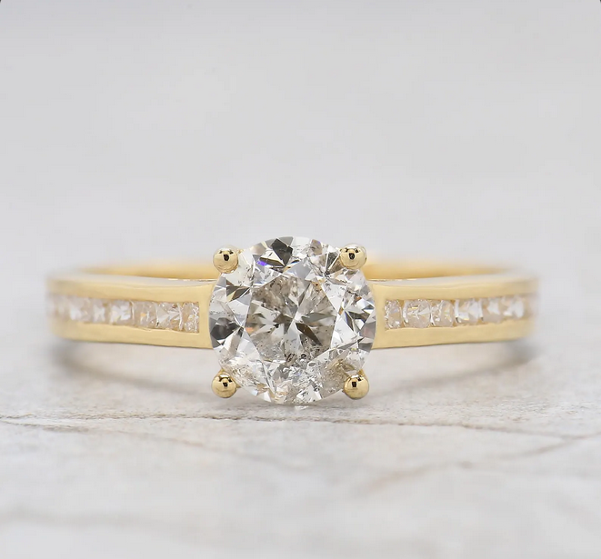 FDJewels's tweet image. Round White-F Color Diamond Ring 0.97 Ct 6.05 MM Round Shape Diamond  Wedding Ring Channel Setting Band Engagement Ring Gift For Her KDL2645

ETSY: etsy.com/in-en/listing/…

#RoundDiamondRing #WhiteFDiamond #RoundShapeDiamond #DiamondWeddingRing #ChannelSettingRing #DiamondBand