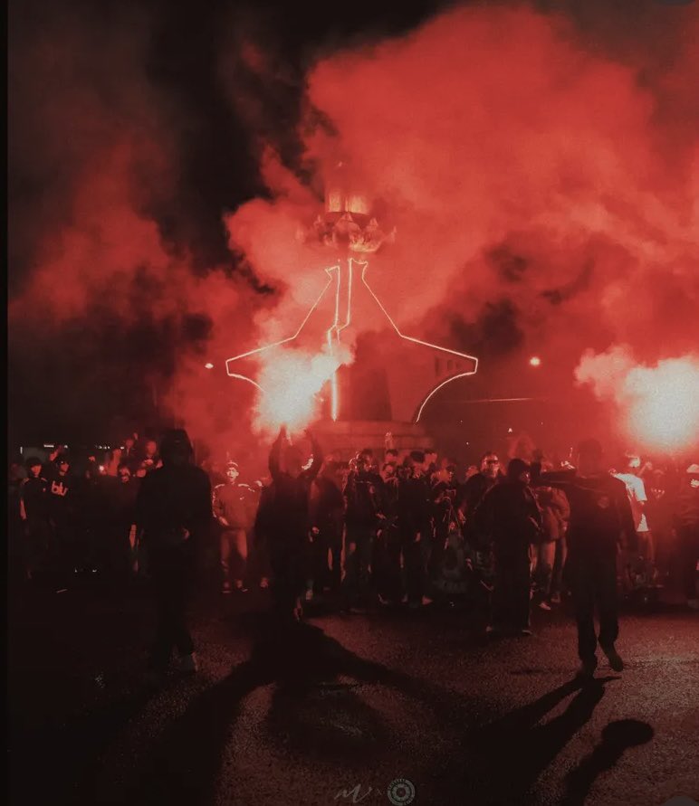 R e s s a tweet media