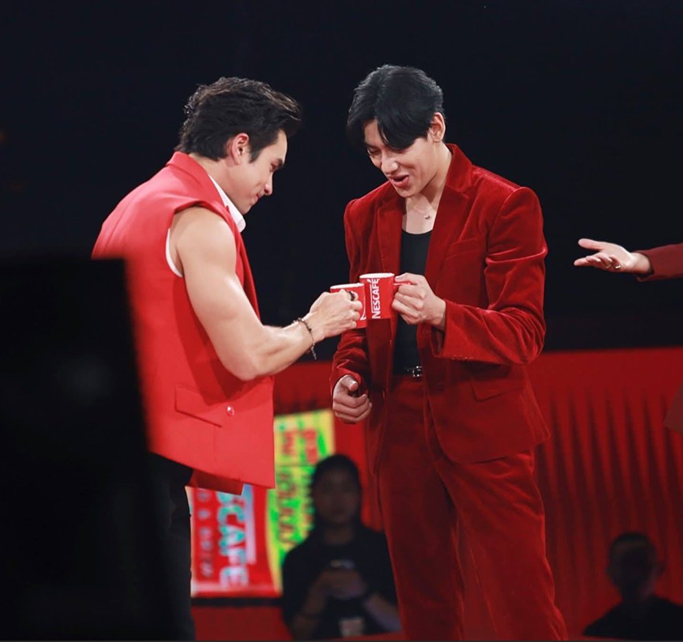 isjannyhere tweet media