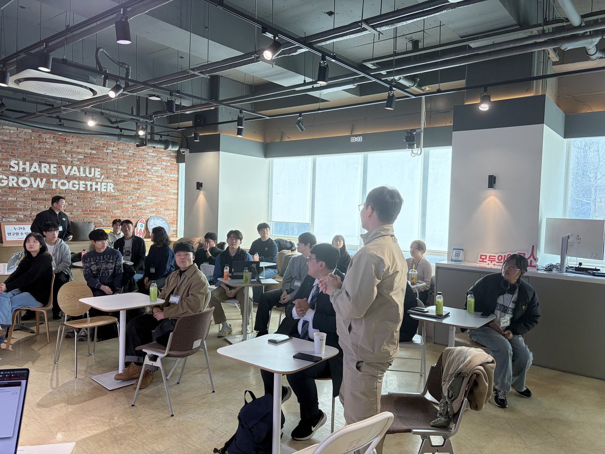 PyCon Korea tweet media