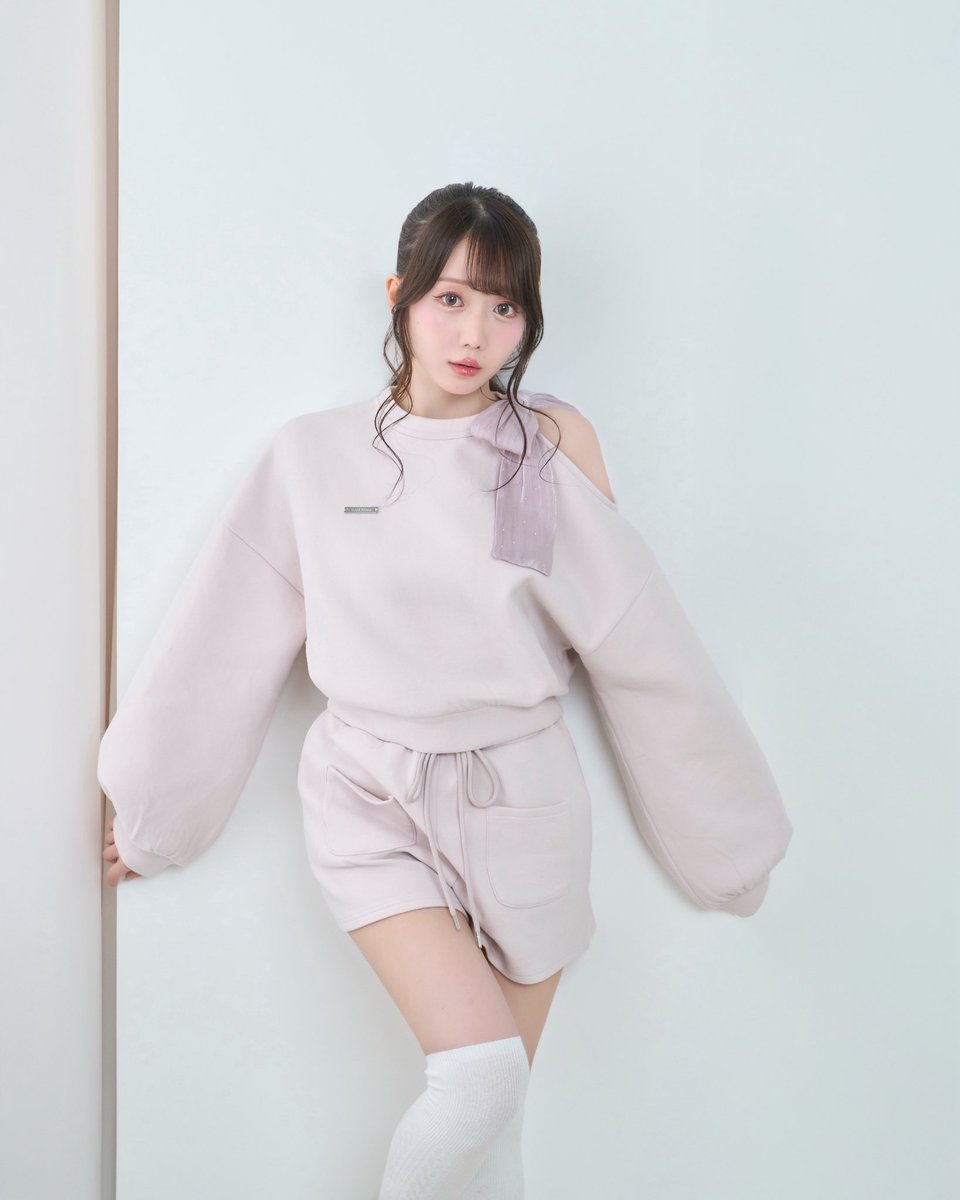 Rosé Muse tweet media