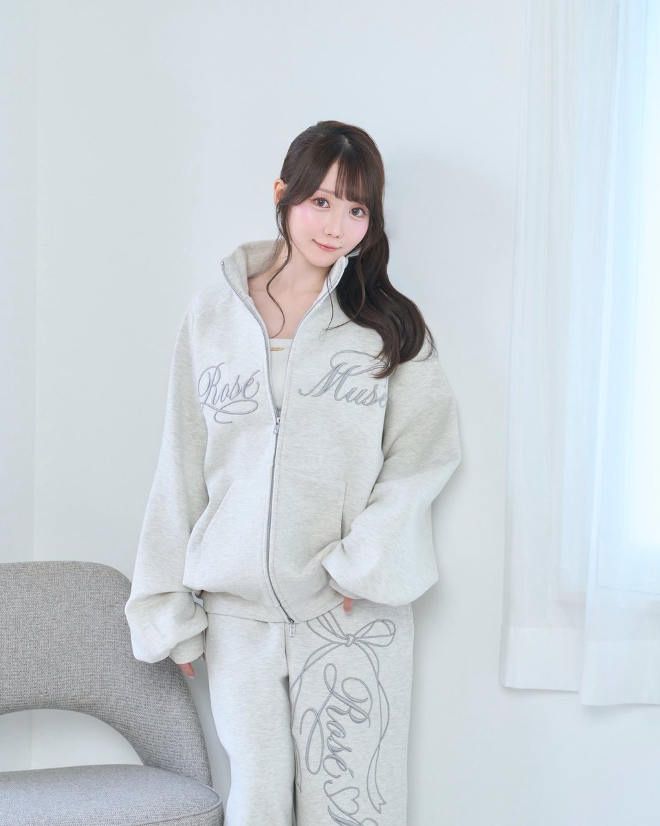 Rosé Muse tweet media