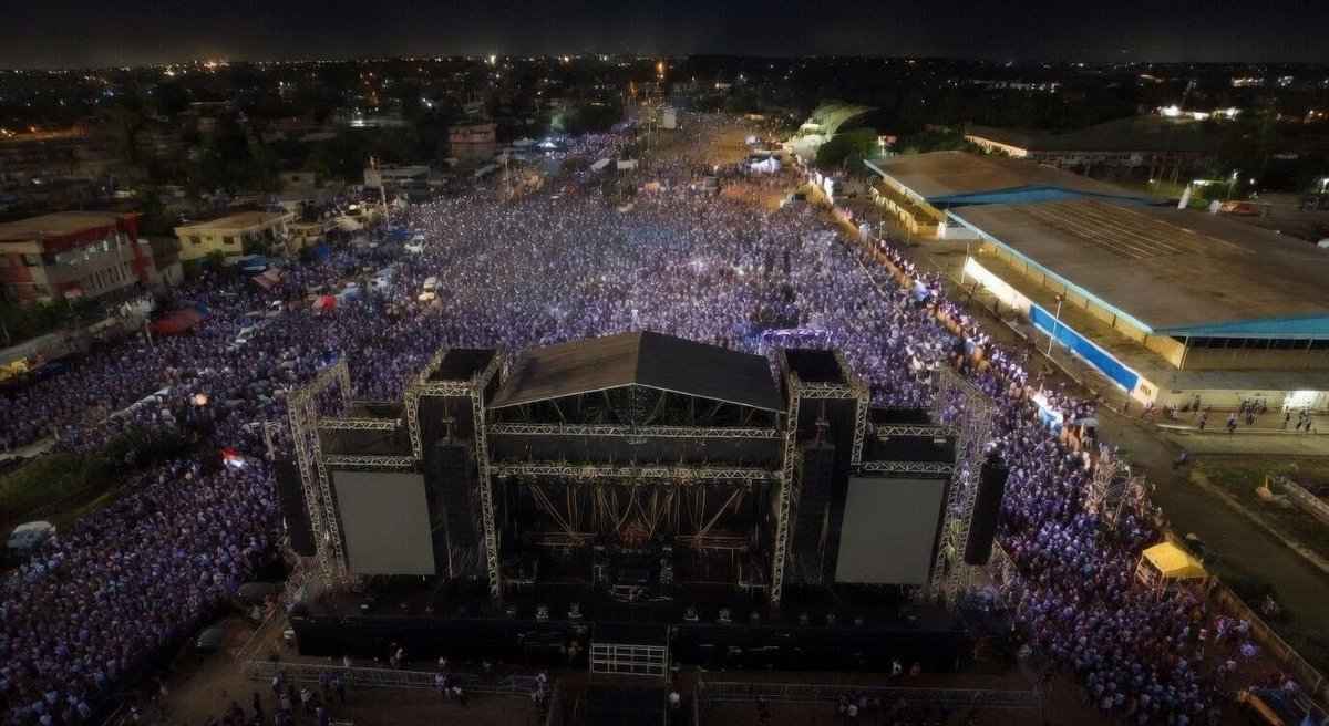 Shatta Wale’s team always gives us drone shots so we can see the real numbers. Stonebwoy’s team avoids those angles because they’d rather quote numbers that the visuals might not support.
#Shattafestuk